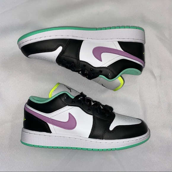 Nike Air Jordan 1 Mid GS Violet Shock 6.5Y 8W New - Picture 2 of 5